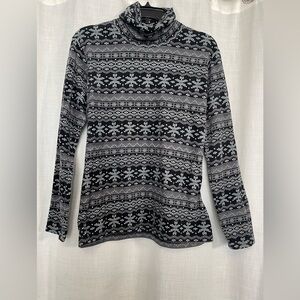 Great Northwest Fleece Turtlemeck Women's Black and white snowflake sz L
